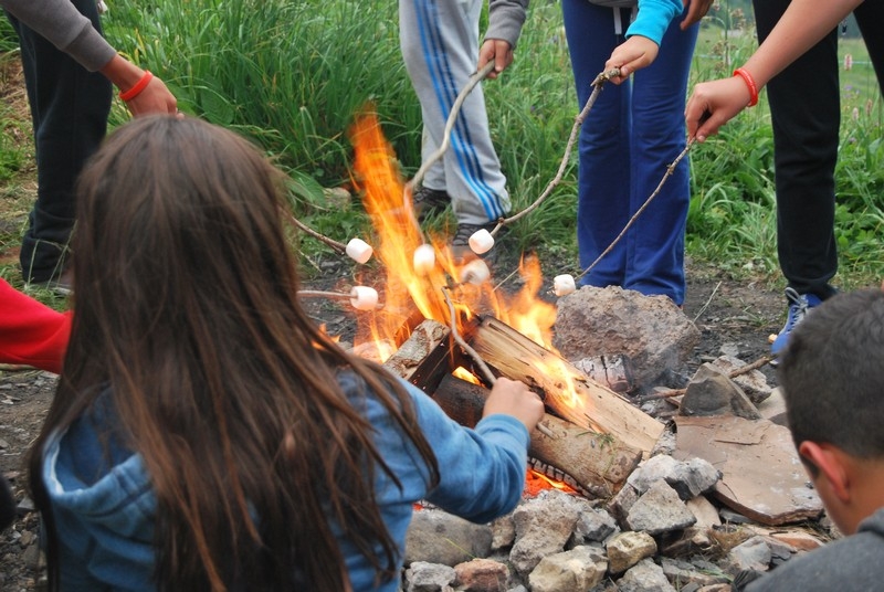 Village Camps International Summer Camp Leysin, Switzerland 2026-08-15 https://www.villagecamps.com/journals_admin/images/693-16-Mountain Hut-Reds (8).jpg